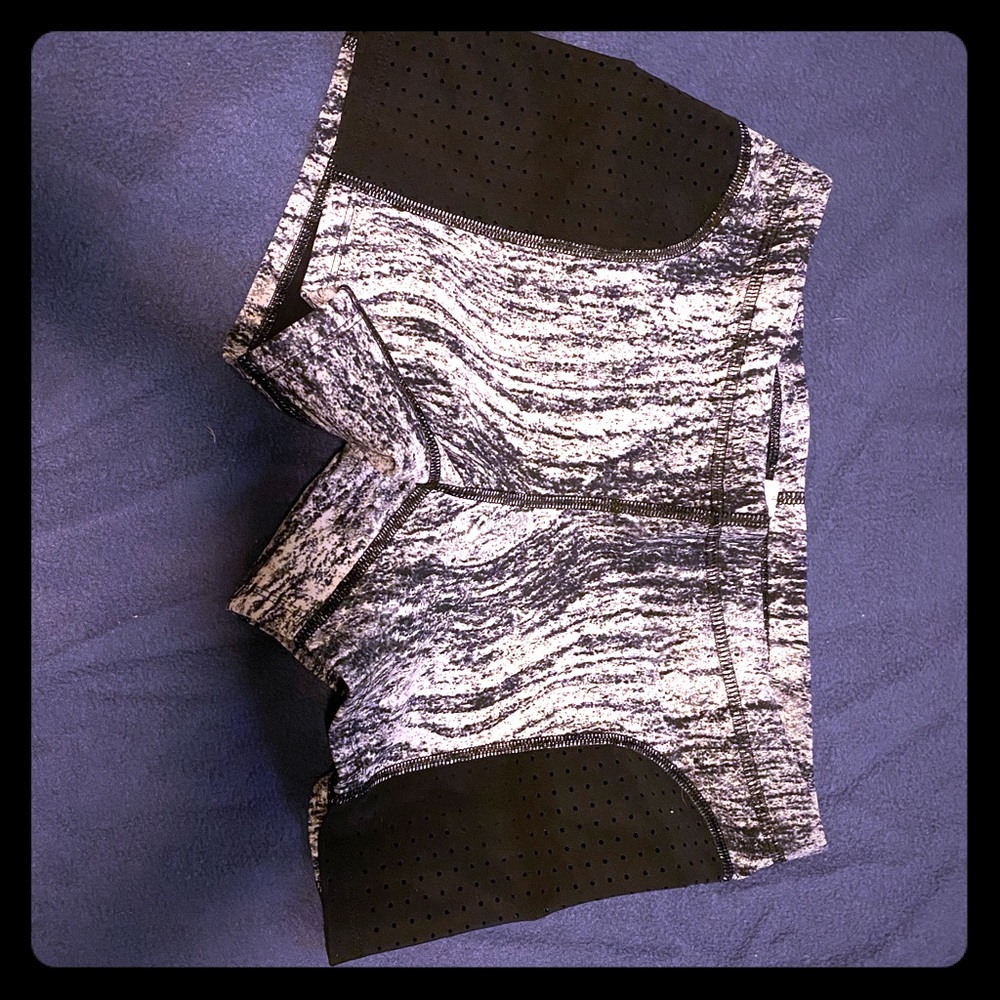 Lulu lemon bathing short size 4